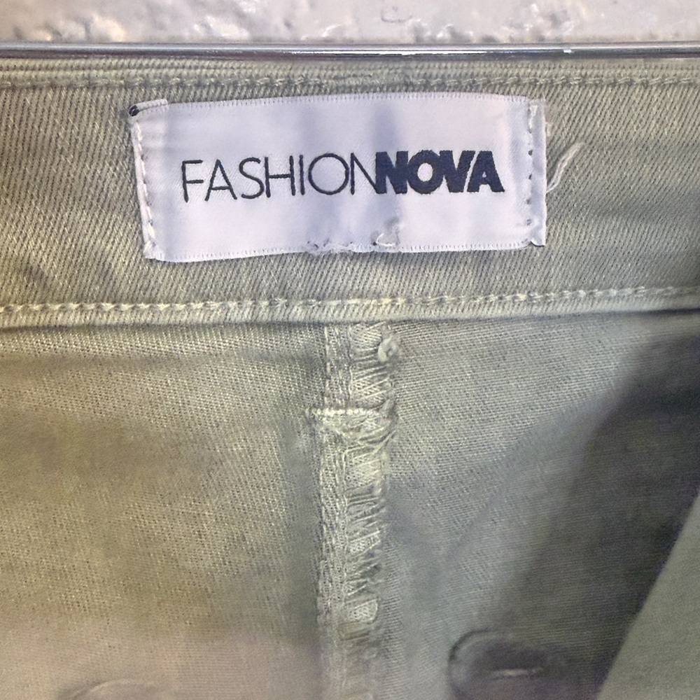 Fashion Nova Olive Green Cargo Pants High Rise Utility Wide Leg Size M - Picture 4 of 7